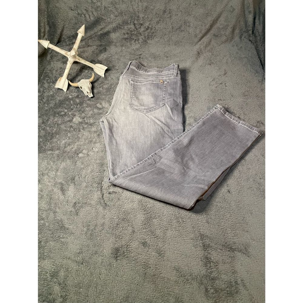 Men’s Joe’s Jeans the Brixton Straight + narrow gray worn wash